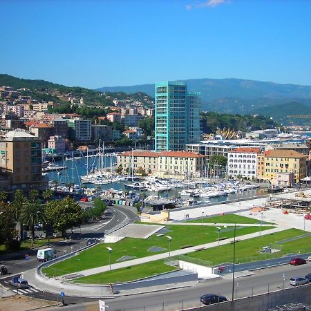 Appartamento Con Ac-Wi-Fi- Centro A 7 Min Savona Exterior photo
